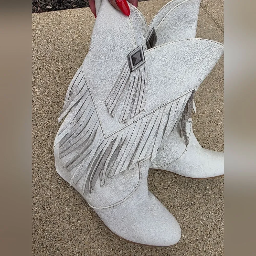 OBSESSION RULES HOPEY Womens White Leather Fringe Boho Hidden Wedge Boots 8M
